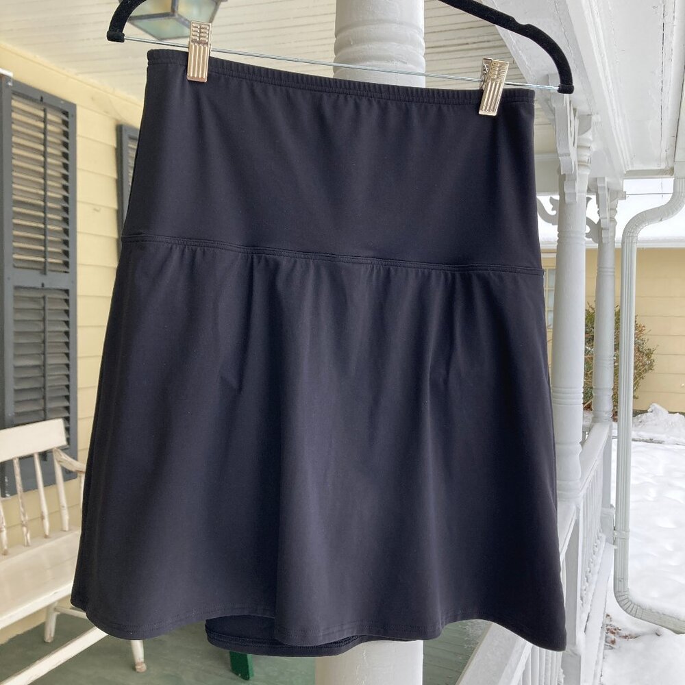 Lands’ End Pull-up Black Skort - Picture 3 of 11